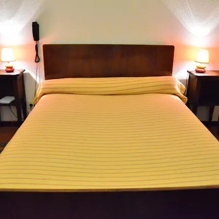 Hotel De La Haute Provence 2*
